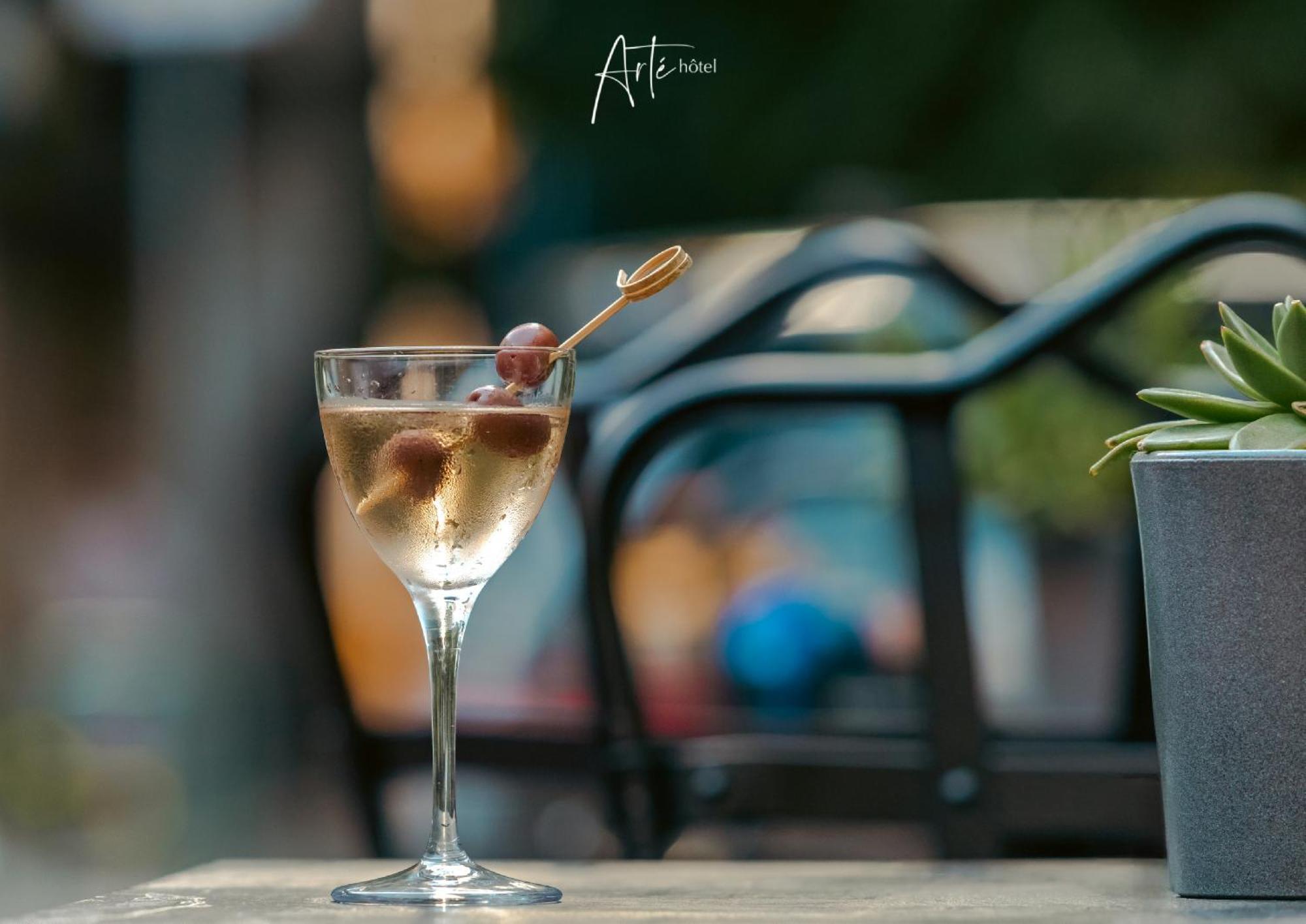 Arte Boutique Hotel Тирана Экстерьер фото