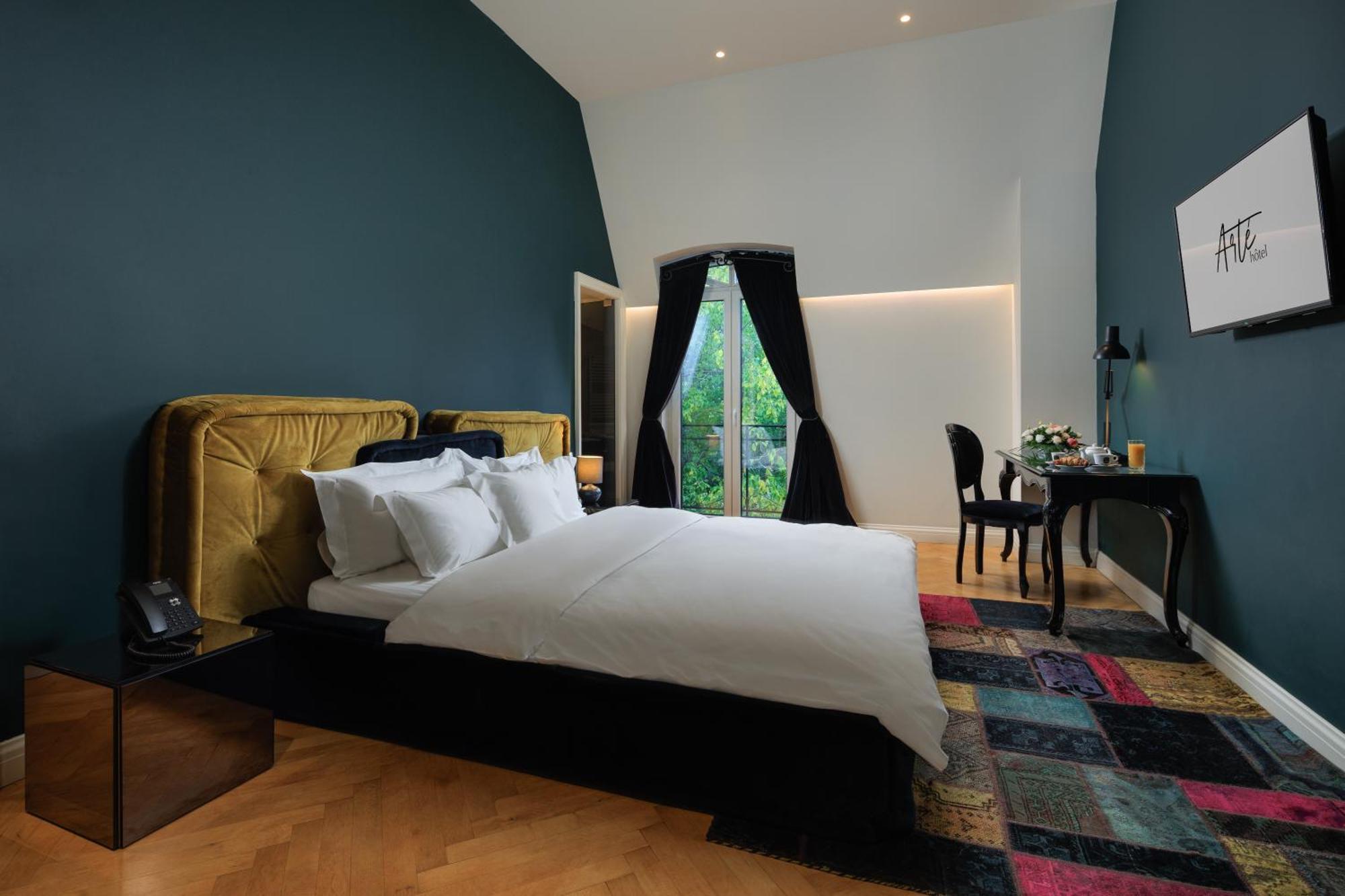 Arte Boutique Hotel Тирана Экстерьер фото