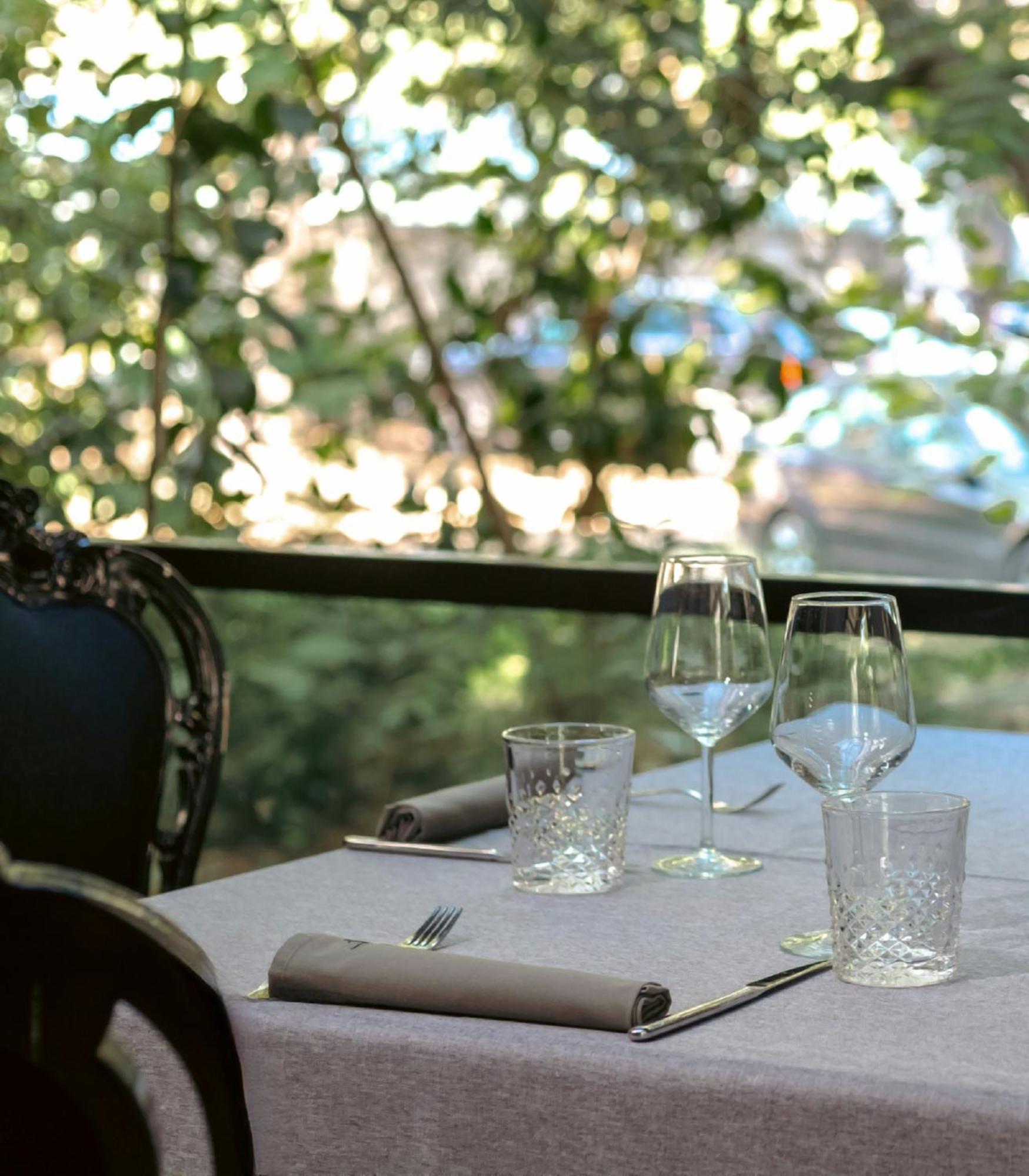 Arte Boutique Hotel Тирана Экстерьер фото