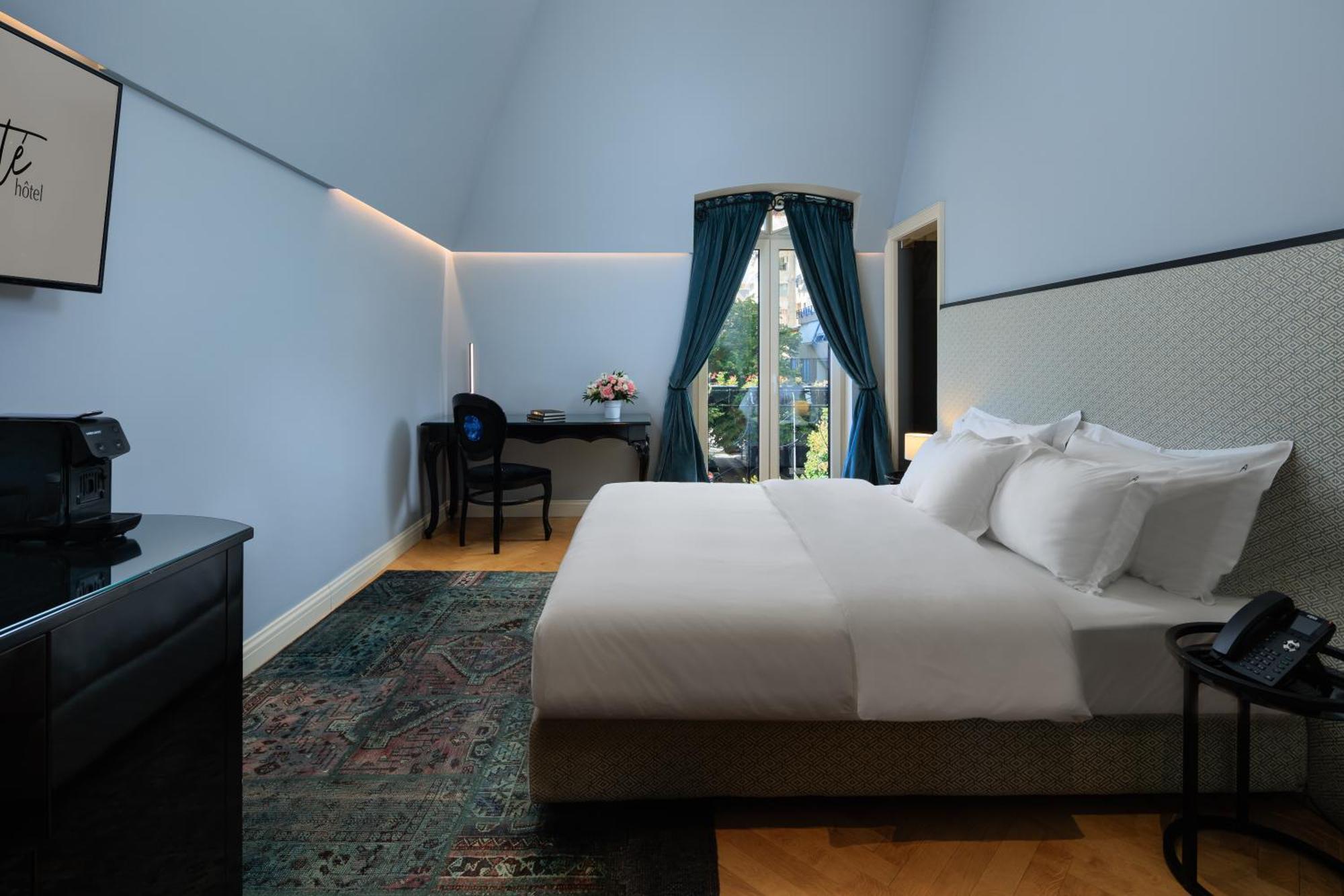 Arte Boutique Hotel Тирана Экстерьер фото
