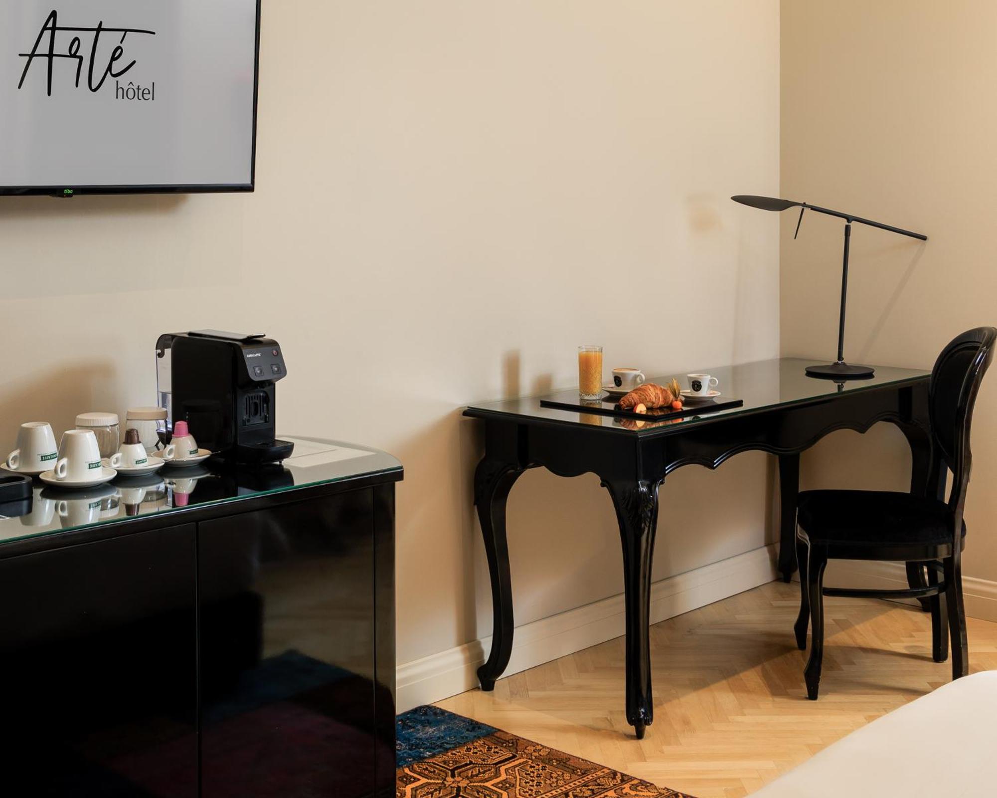 Arte Boutique Hotel Тирана Экстерьер фото