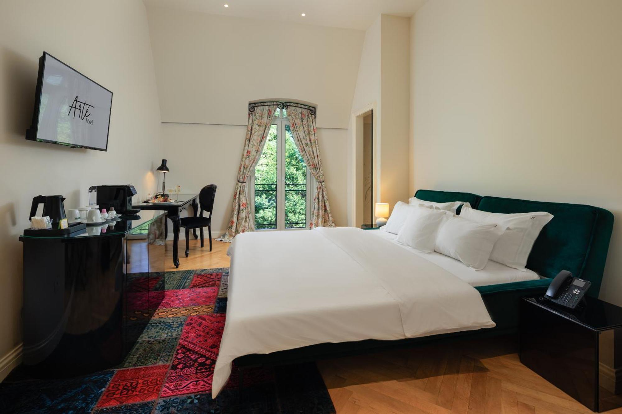 Arte Boutique Hotel Тирана Экстерьер фото