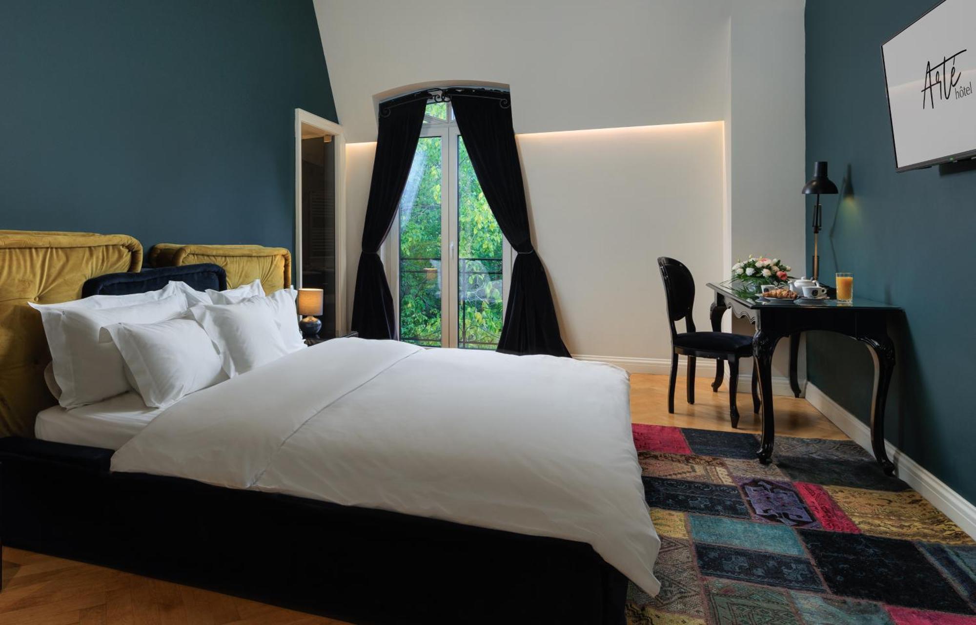 Arte Boutique Hotel Тирана Экстерьер фото
