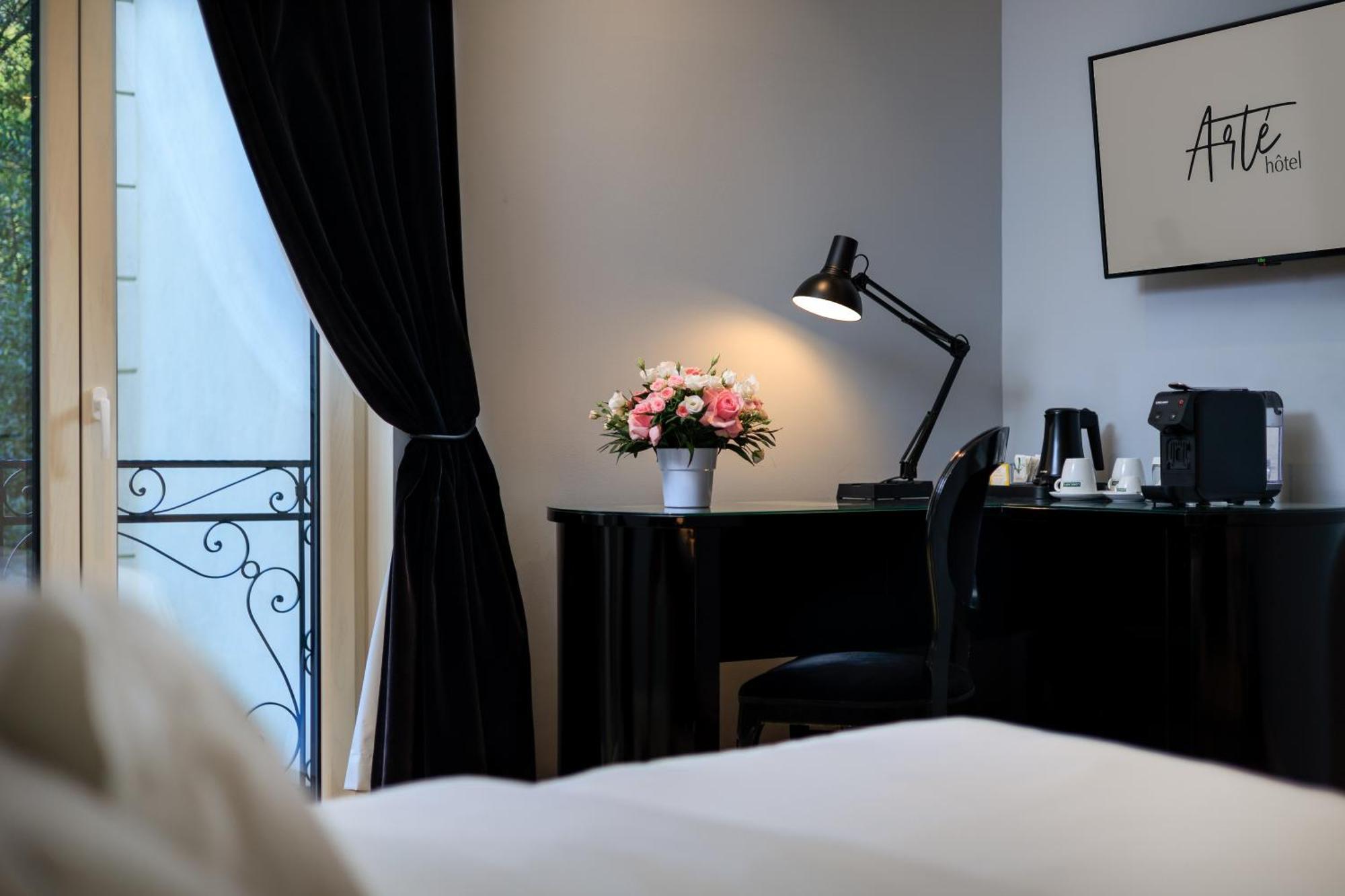 Arte Boutique Hotel Тирана Экстерьер фото