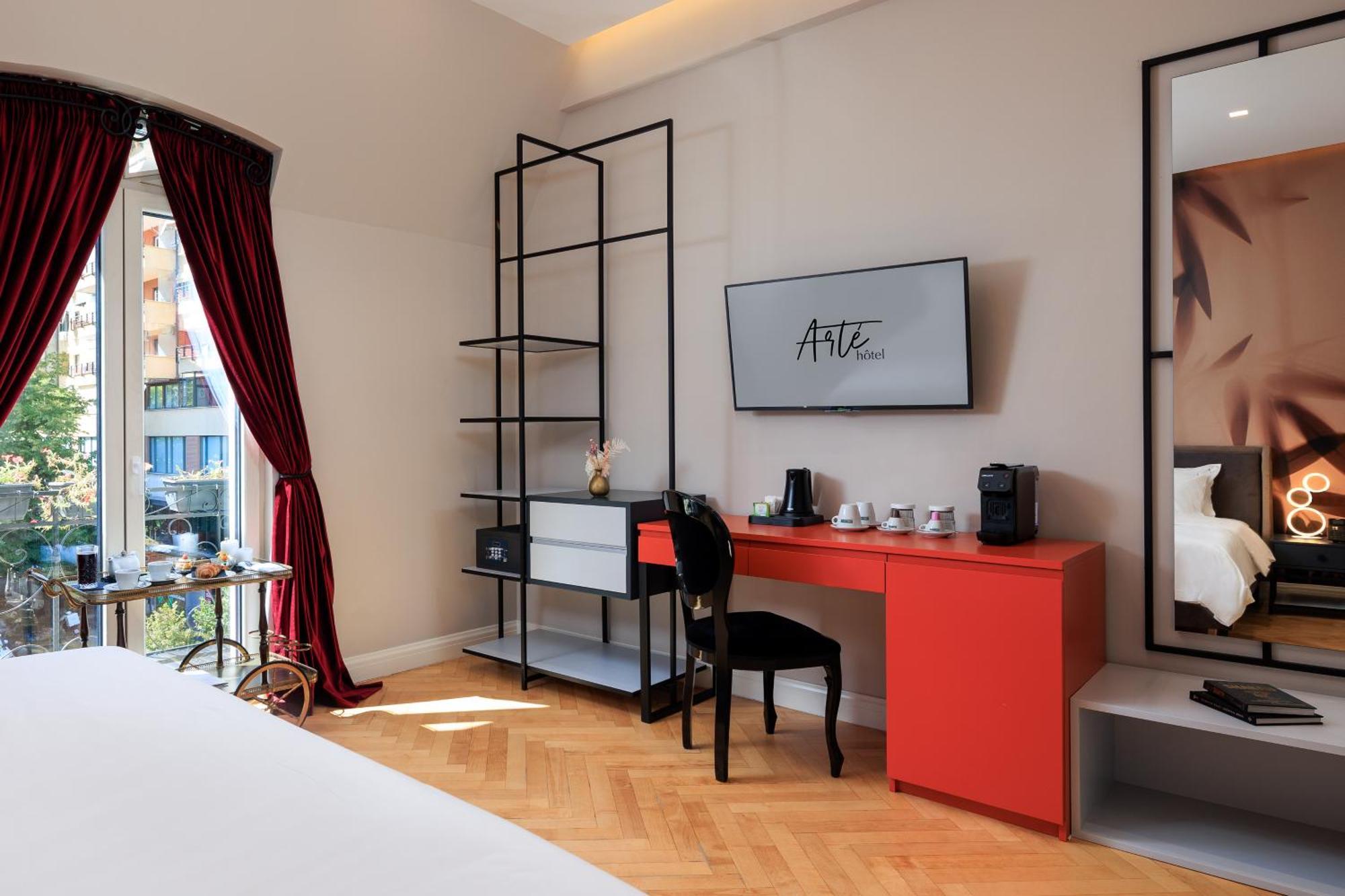 Arte Boutique Hotel Тирана Экстерьер фото