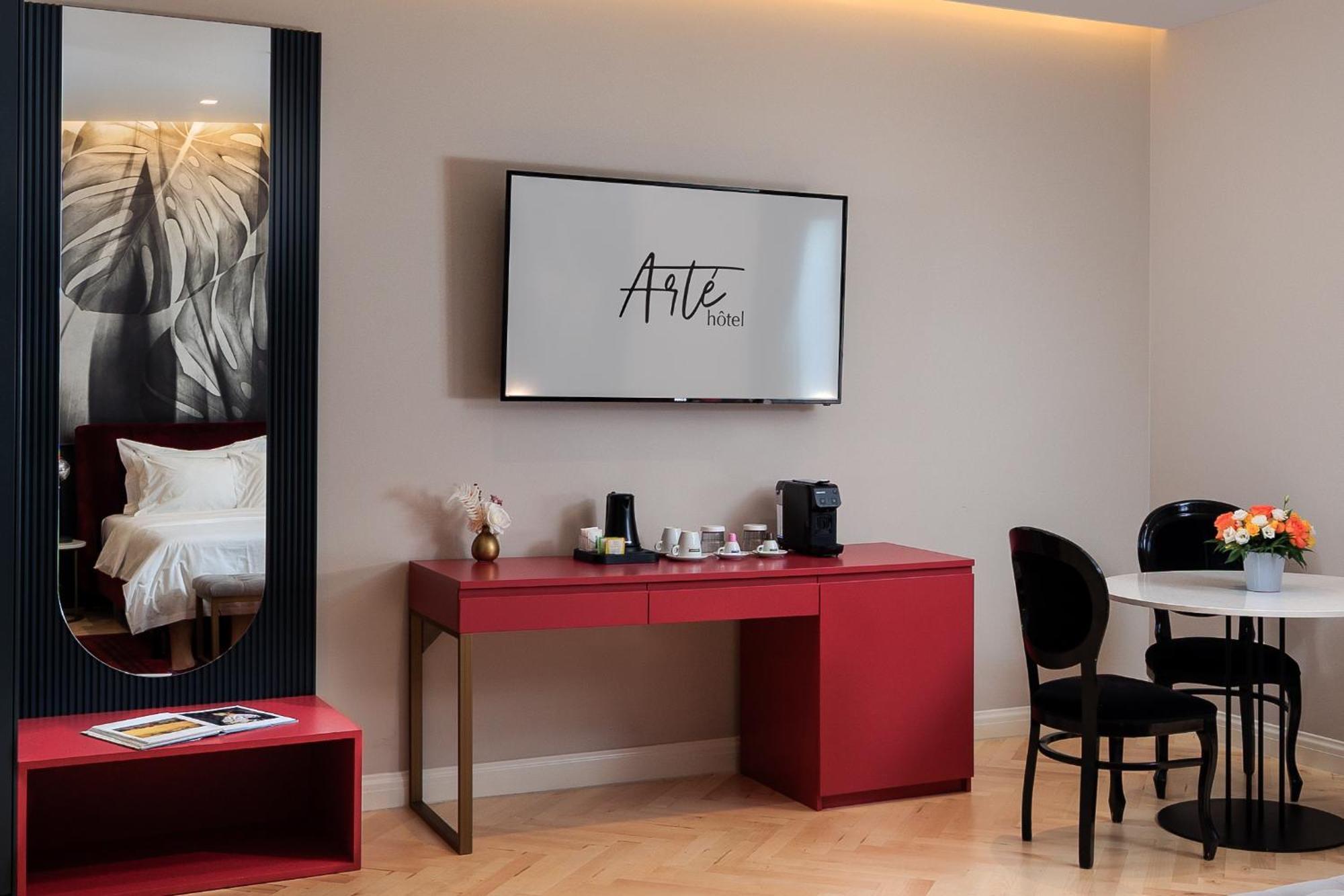 Arte Boutique Hotel Тирана Экстерьер фото