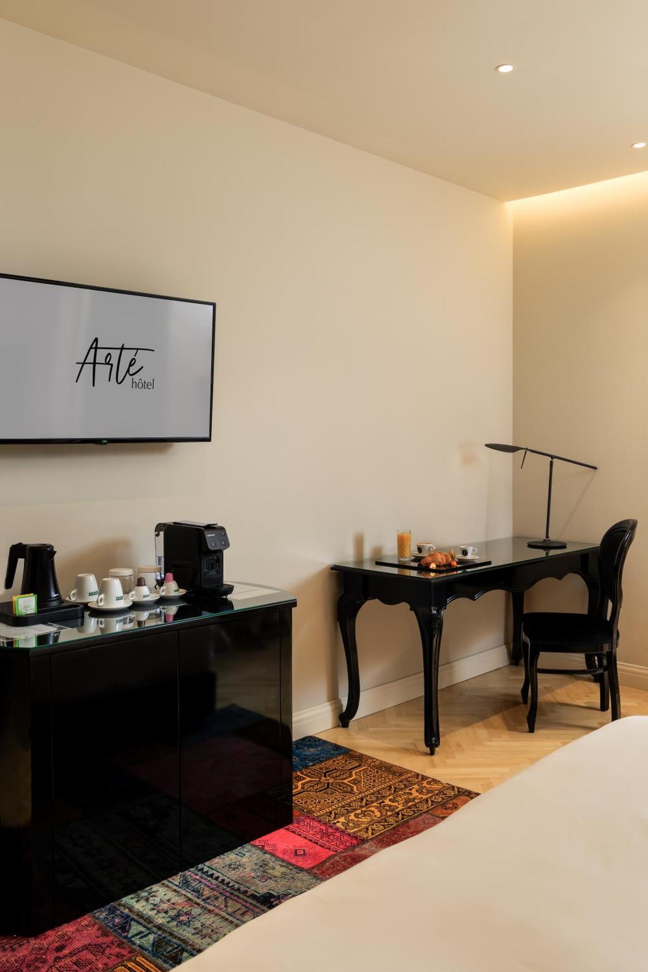 Arte Boutique Hotel Тирана Экстерьер фото