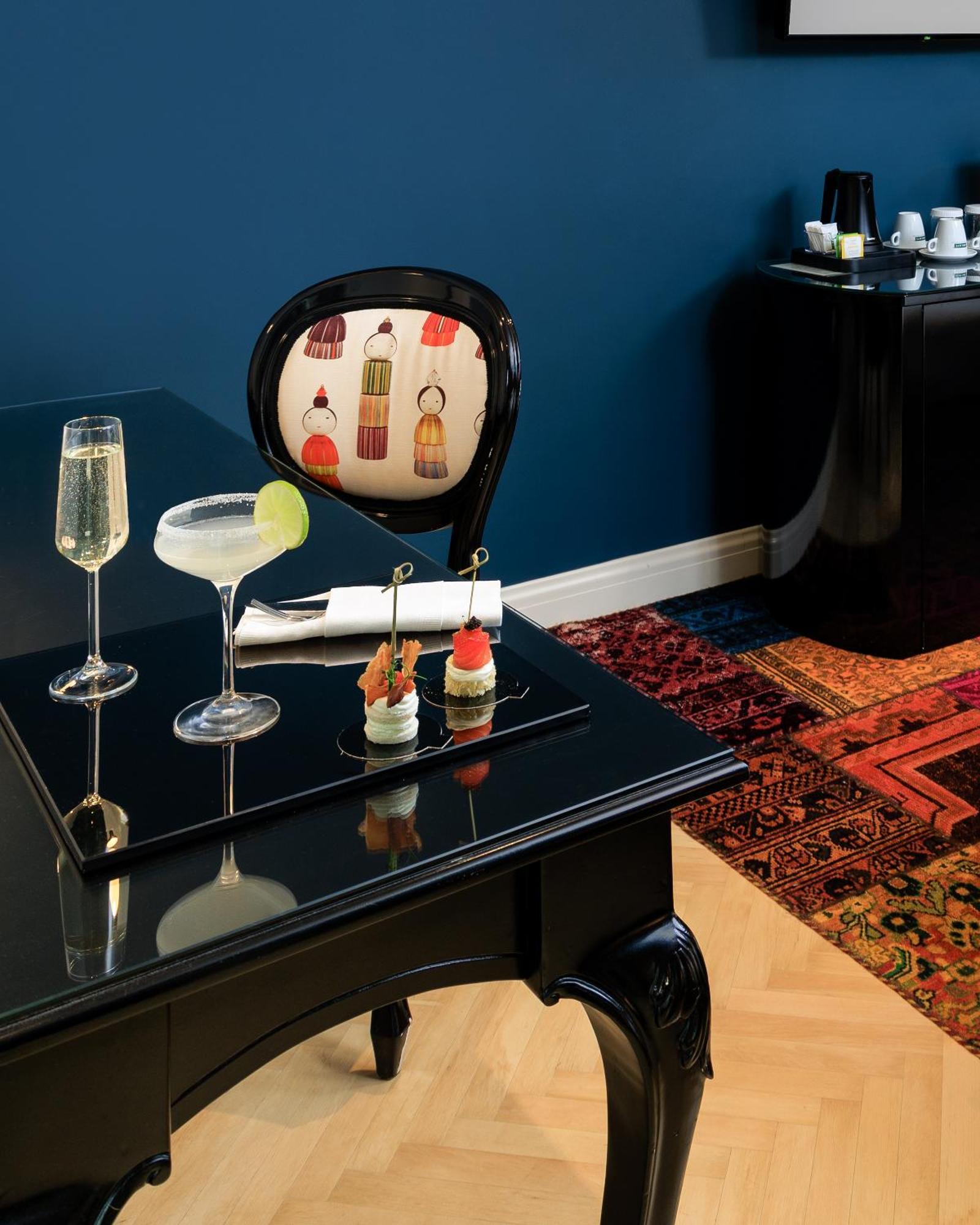 Arte Boutique Hotel Тирана Экстерьер фото