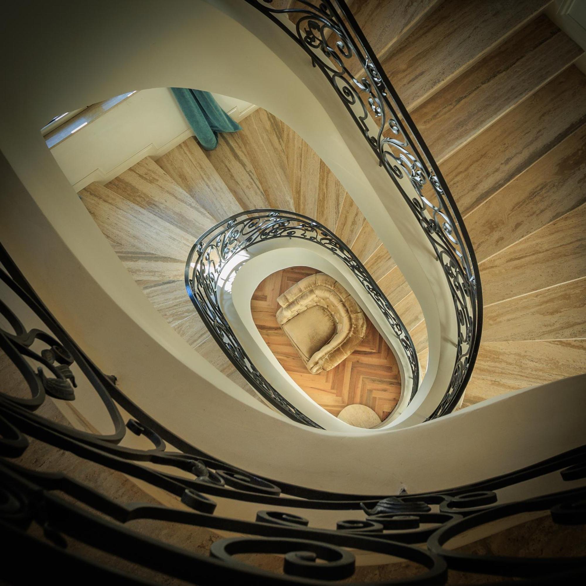 Arte Boutique Hotel Тирана Экстерьер фото