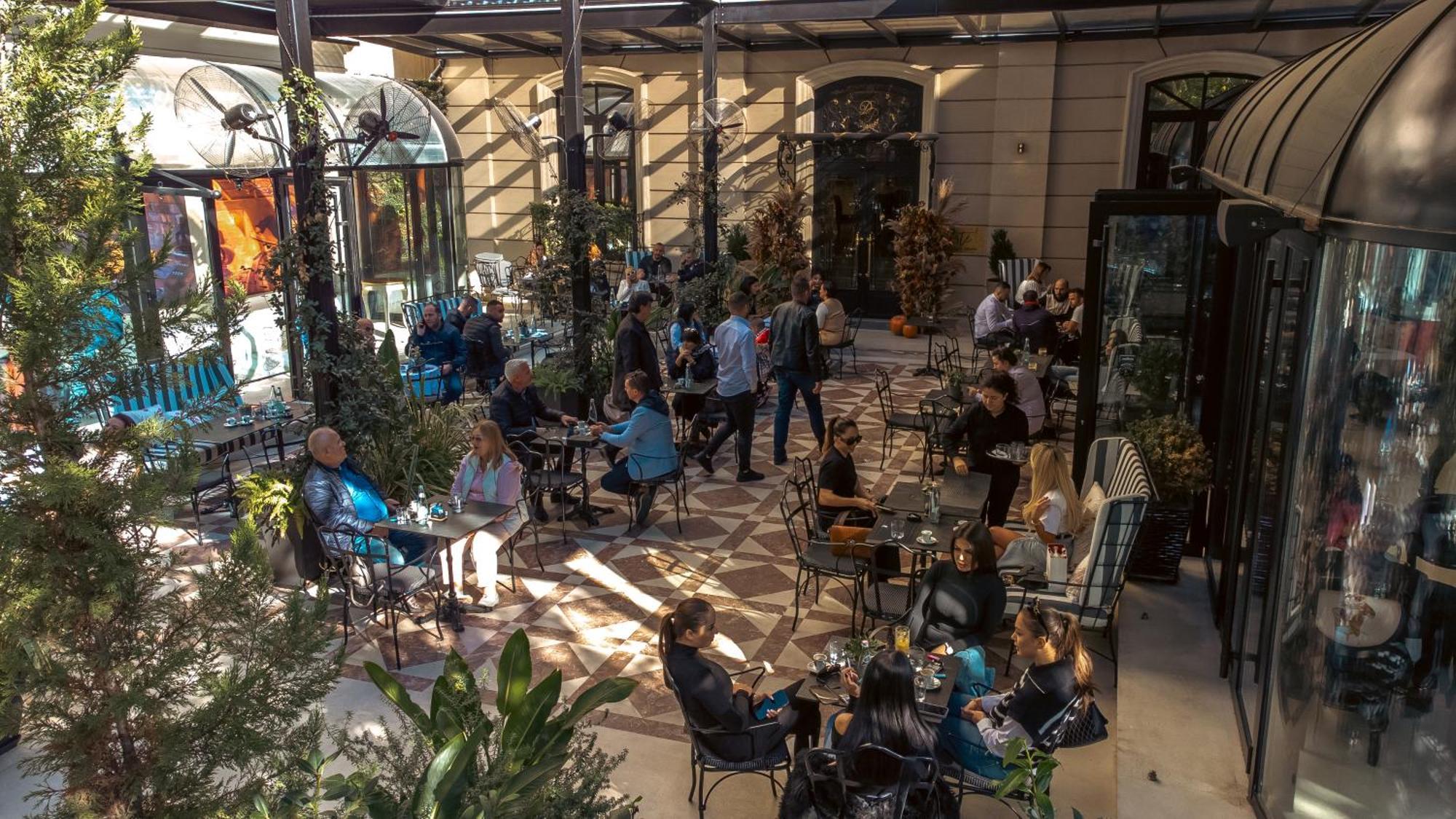Arte Boutique Hotel Тирана Экстерьер фото