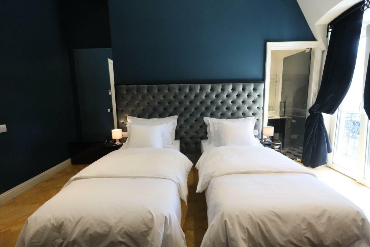 Arte Boutique Hotel Тирана Экстерьер фото